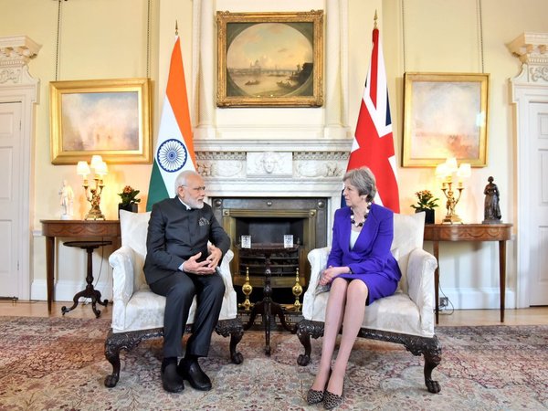 Modi holds bilateral talks with several world leaders on CHOGM sidelines Modi holds bilateral talks with several world leaders on CHOGM sidelines